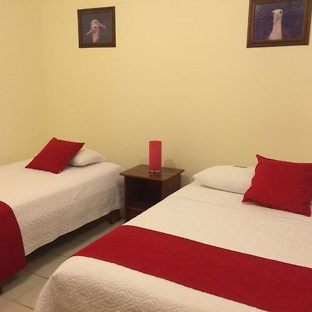 Hotel Red Booby Пуэрто-Айора Экстерьер фото