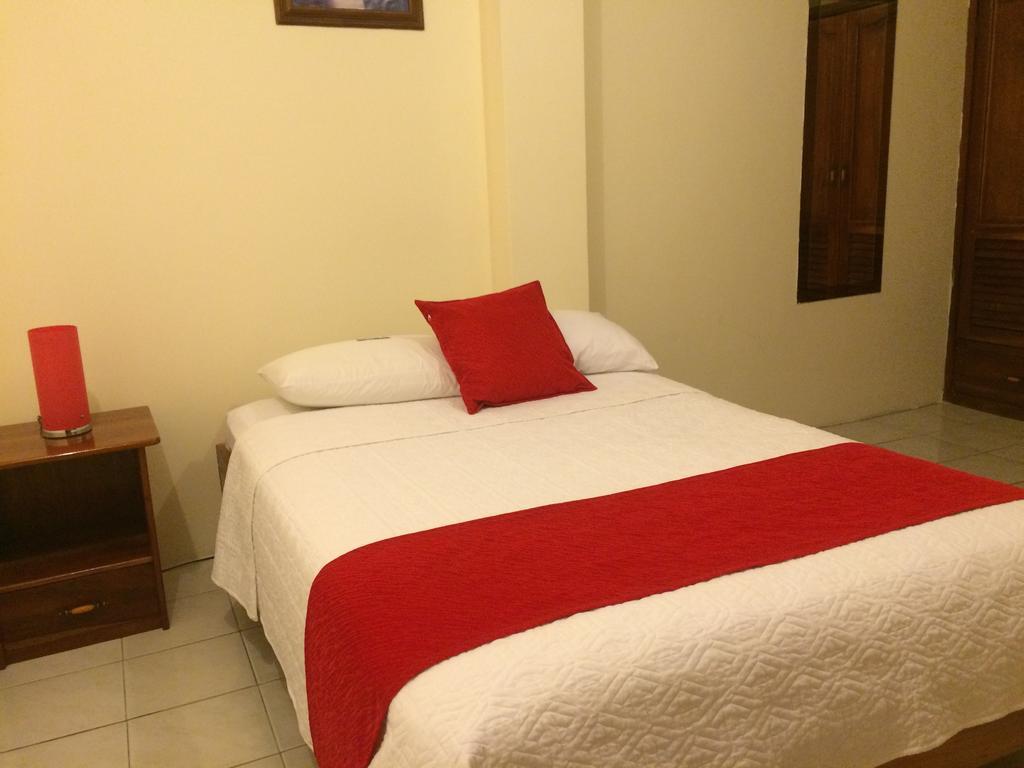 Hotel Red Booby Пуэрто-Айора Экстерьер фото