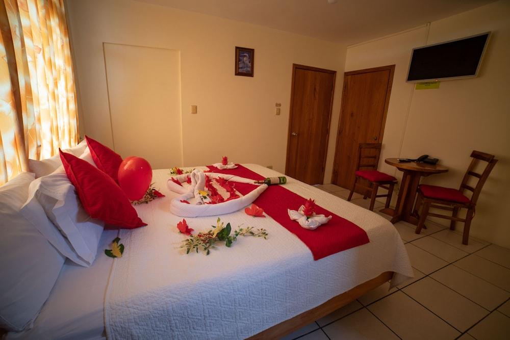 Hotel Red Booby Пуэрто-Айора Экстерьер фото